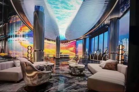 霓虹城市中的青春舞台 KTV促销新机遇